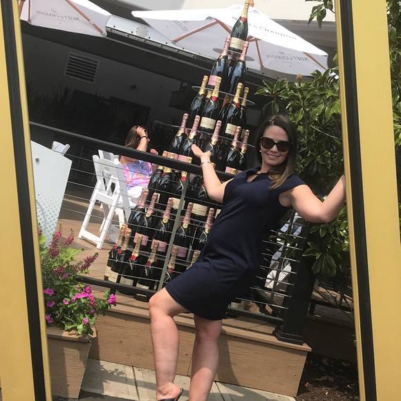 Meet your Posher, Ana - Picture 1 of 1